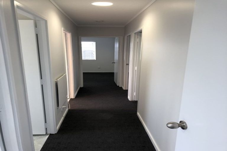 Photo of property in 3 Lydia Place, Kelvin Grove, Palmerston North, 4414