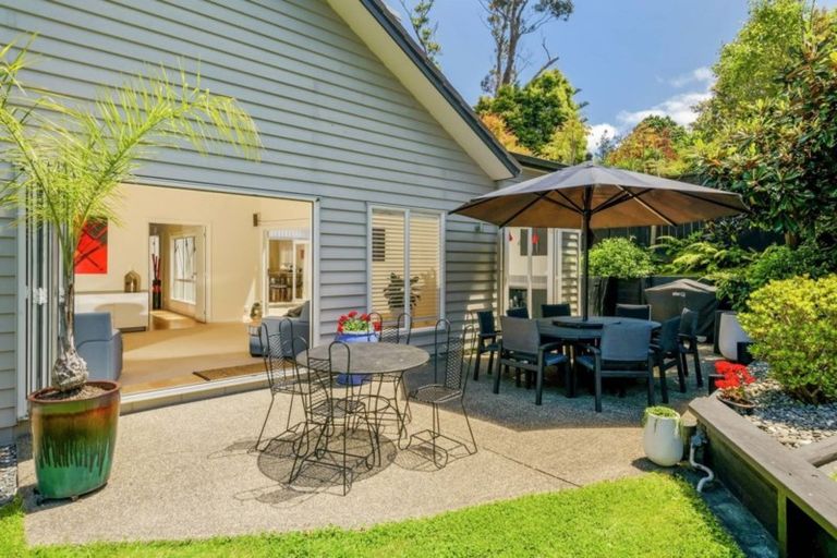 Photo of property in 30c Marine Parade, Mellons Bay, Auckland, 2014