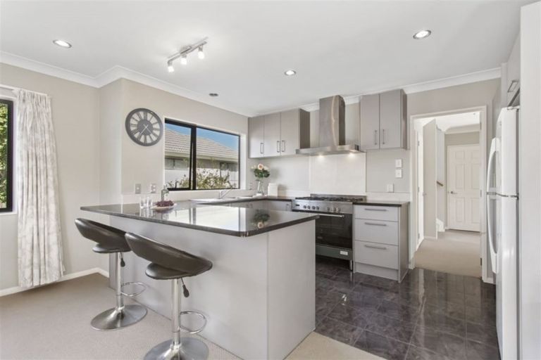 Photo of property in 48 Priestley Drive, Bucklands Beach, Auckland, 2014