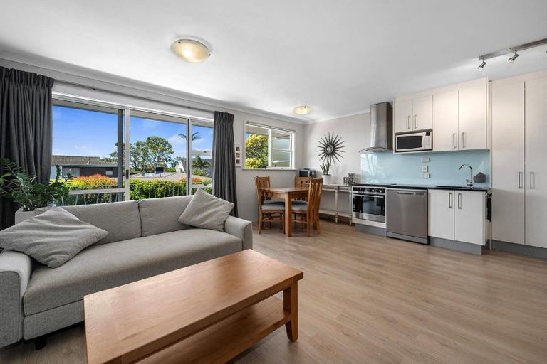 Photo of property in 6/20 Saltburn Road, Milford, Auckland, 0620