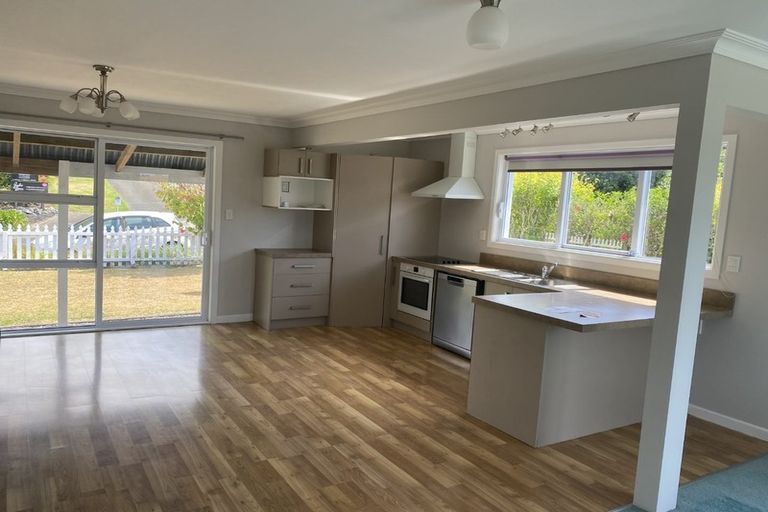 Photo of property in 115 Harbour View Road, Omokoroa, 3114