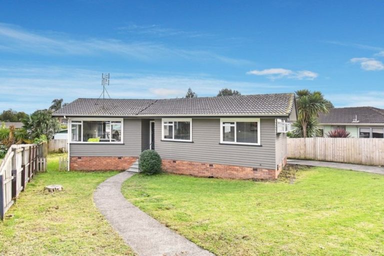 Photo of property in 3 Hobart Crescent, Wattle Downs, Auckland, 2103