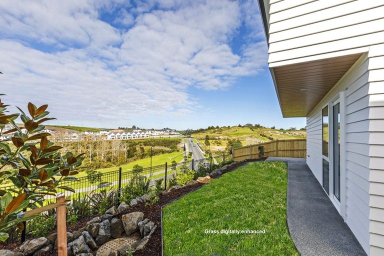 Photo of property in 10 Bine Crescent, Orewa, 0931
