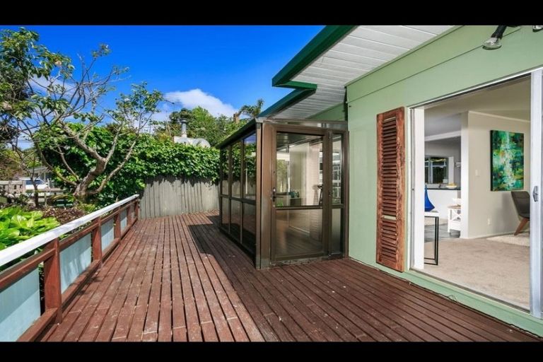 Photo of property in 13 Dunraven Place, Torbay, Auckland, 0630