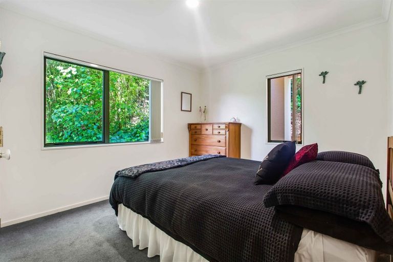 Photo of property in 121 Pemberton Avenue, Bayview, Auckland, 0629