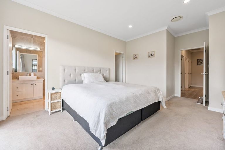 Photo of property in 4 Lewis Younie Road, Kumeu, 0810