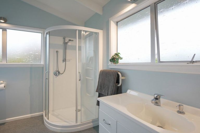 Photo of property in 52 Whitby Street, Burnside, Christchurch, 8053