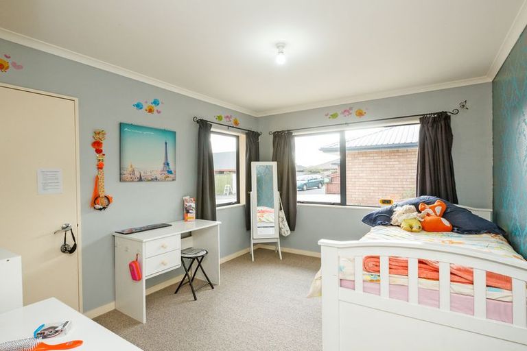 Photo of property in 155 Schnell Drive, Kelvin Grove, Palmerston North, 4414