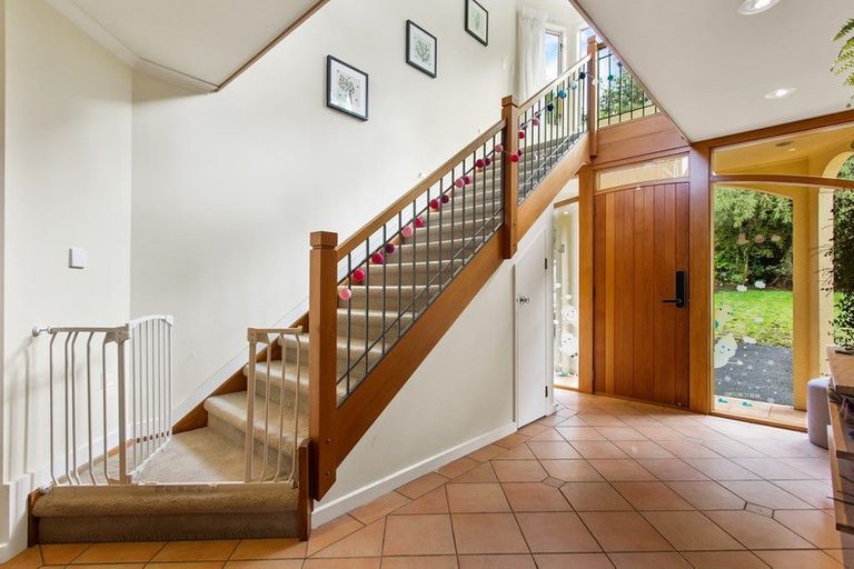 Photo of property in 32 Kereru Grove, Greenhithe, Auckland, 0632