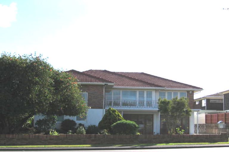 Photo of property in 4176 Great North Road, Glendene, Auckland, 0602