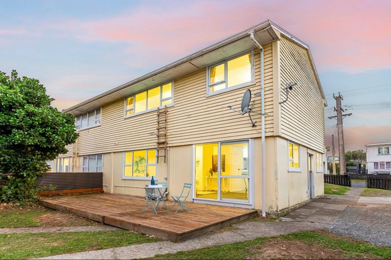 Photo of property in 25 Bell Street, Tawa, Wellington, 5028
