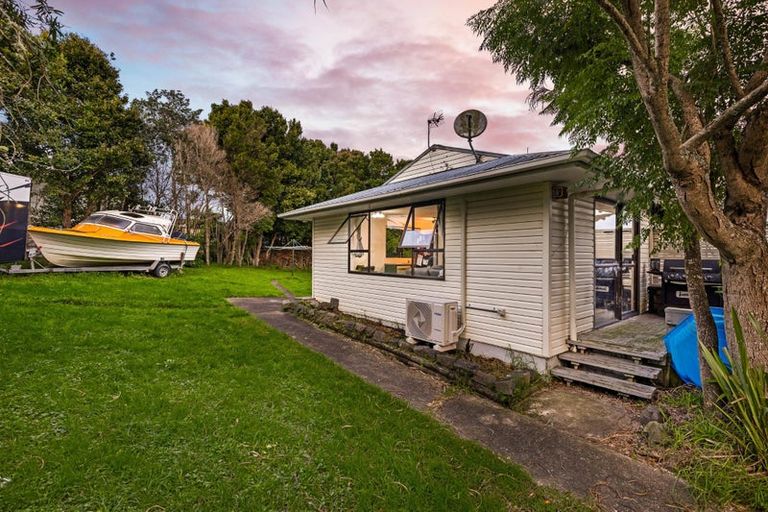 Photo of property in 6 Crosby Road, West Harbour, Auckland, 0618