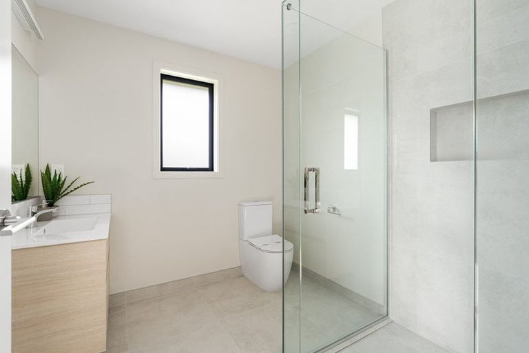 Photo of property in 39 Hammick Crescent, Pyes Pa, 3112