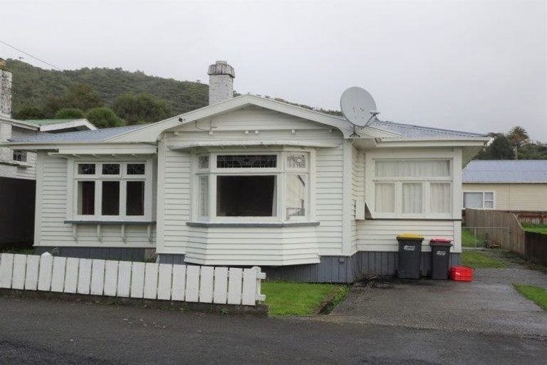 Photo of property in 46 Murray Street, Greymouth, 7805