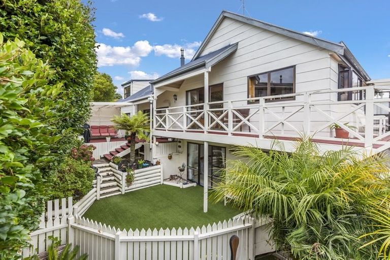 Photo of property in 32 Danbury Drive, Torbay, Auckland, 0630
