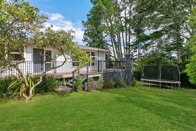 Photo of property in 87 Oreil Avenue, West Harbour, Auckland, 0618