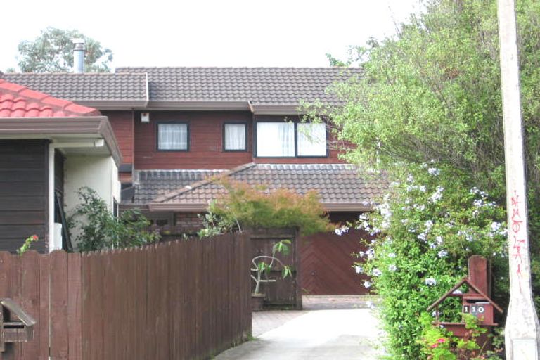 Photo of property in 1/110 Manhattan Heights, Glendene, Auckland, 0602