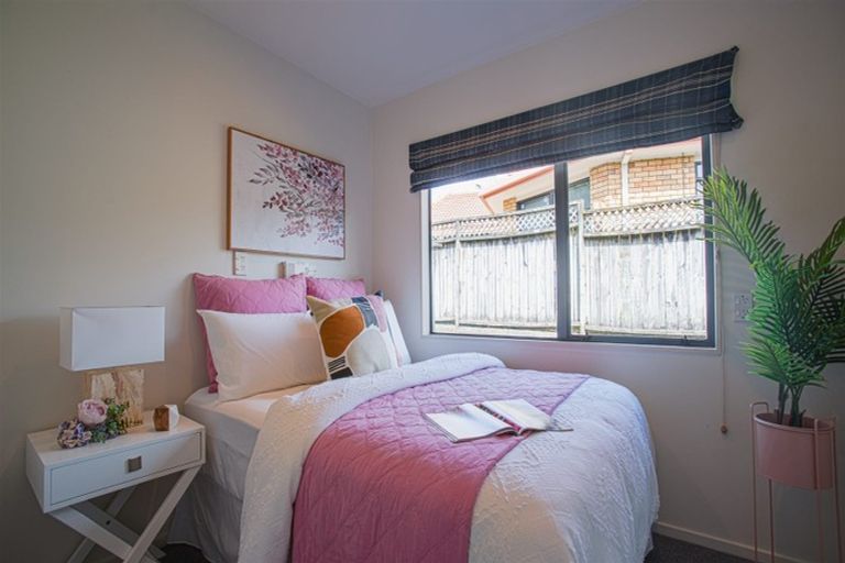 Photo of property in 80 Caribbean Drive, Unsworth Heights, Auckland, 0632