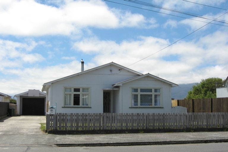 Photo of property in 95 Derby Street, Westport, 7825