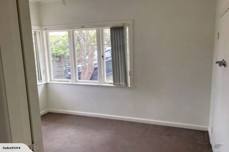 Photo of property in 2 Wyoming Avenue, Murrays Bay, Auckland, 0630