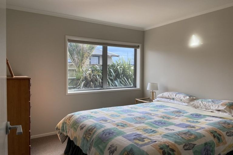 Photo of property in 20 Messenger Terrace, Oakura, 4314