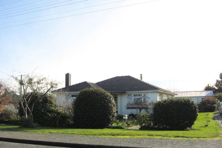 Photo of property in 20 Albert Street, Winton, 9720