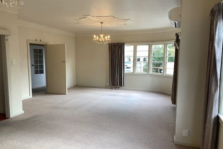 Photo of property in 27 Ake Ake Avenue, Hokowhitu, Palmerston North, 4410