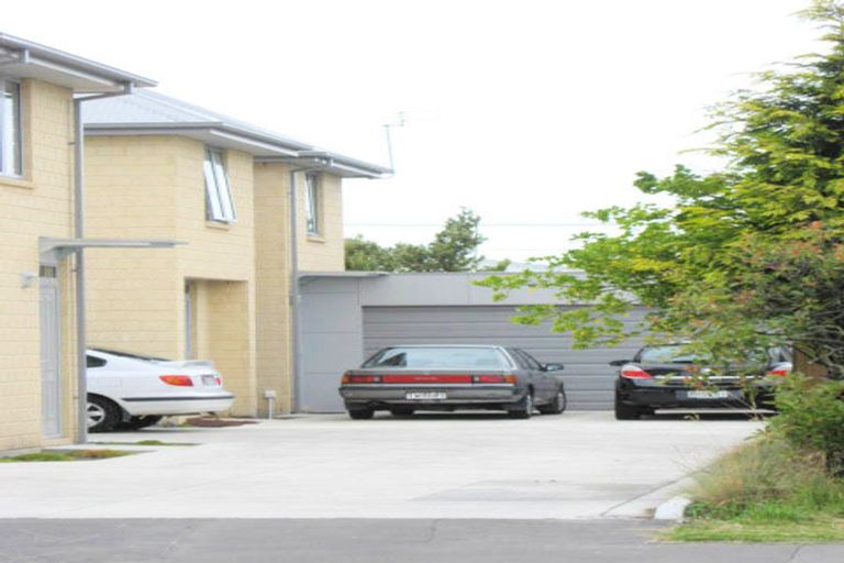 Photo of property in 76 Packe Street, Edgeware, Christchurch, 8013