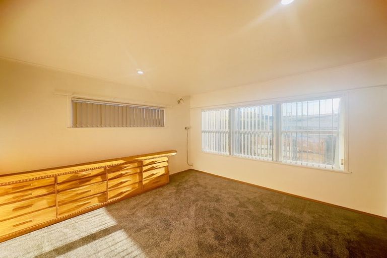 Photo of property in 73 Christmas Road, Manurewa, Auckland, 2102