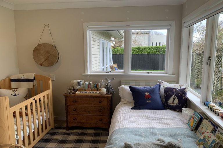 Photo of property in 12 Sunny Glen, Waikanae, 5036