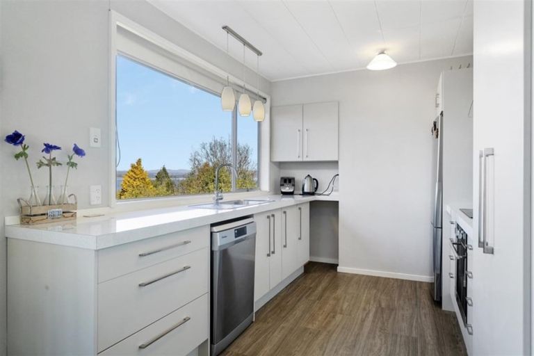 Photo of property in 784 Acacia Bay Road, Acacia Bay, Taupo, 3330