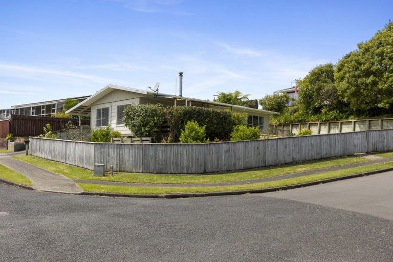 Photo of property in 1 Ross Place, Blagdon, New Plymouth, 4310
