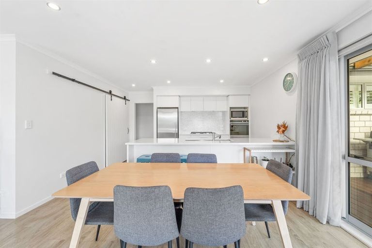 Photo of property in 5 Tirohanga Crescent, Stanmore Bay, Whangaparaoa, 0932