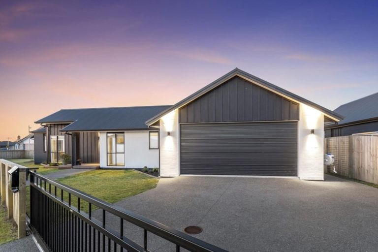 Photo of property in 11 Farrier Street, Papamoa, 3118