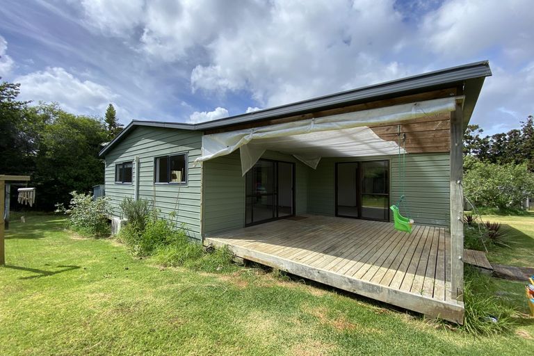 Photo of property in 1 Glenbervie Crescent, Massey, Auckland, 0614