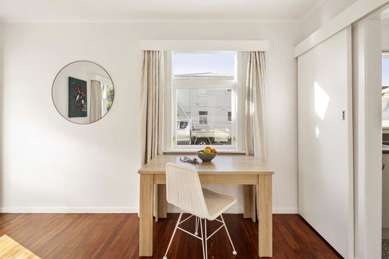 Photo of property in 7/139 Queens Drive, Lyall Bay, Wellington, 6022