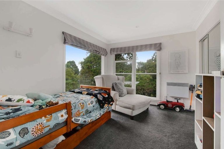 Photo of property in 6 Lancelot Road, Orewa, 0931