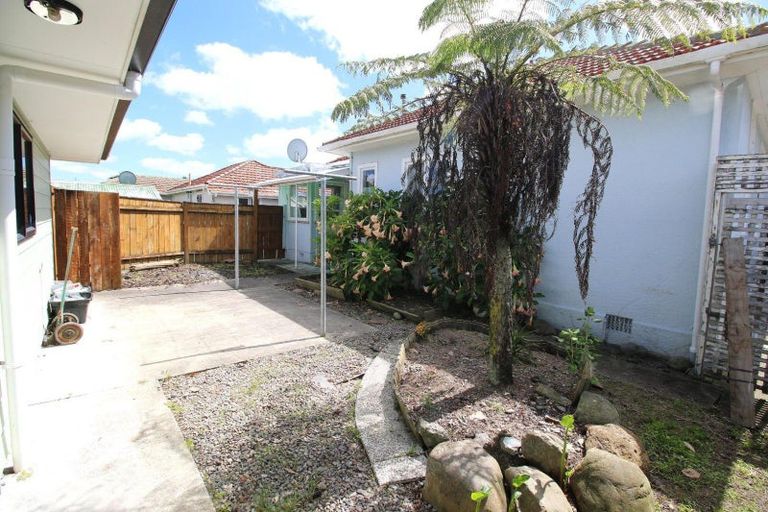 Photo of property in 34 Botanical Road, Takaro, Palmerston North, 4412