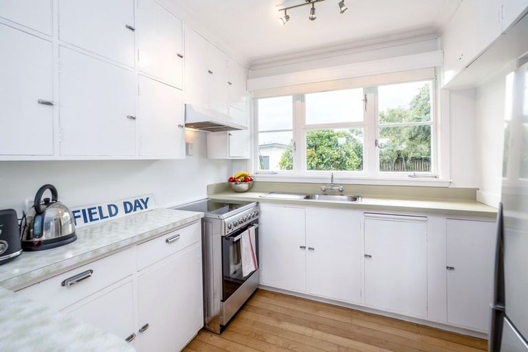 Photo of property in 2437 State Highway 2, Greytown, 5794