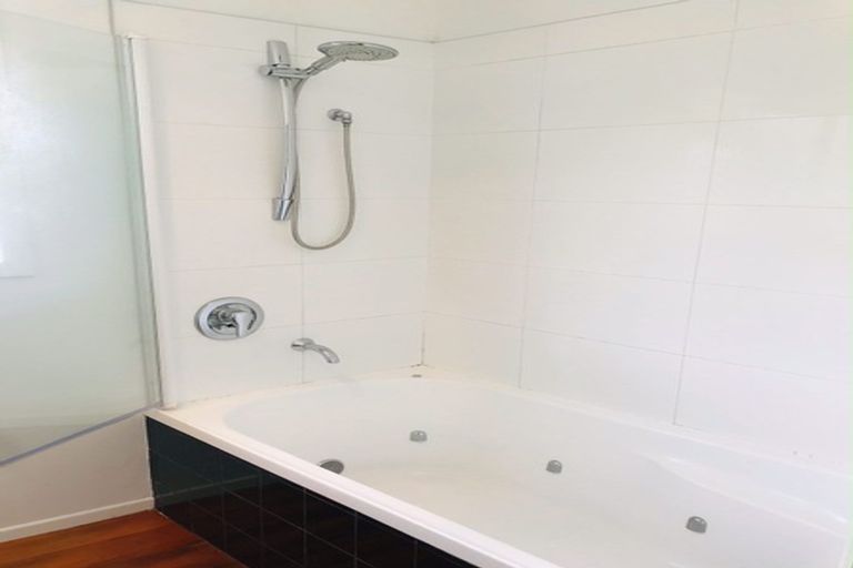 Photo of property in 35 Hine Street, New Plymouth, 4310