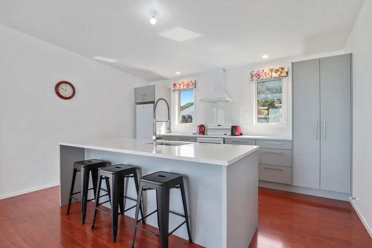 Photo of property in 10 Burgess Street, Te Aroha, 3320