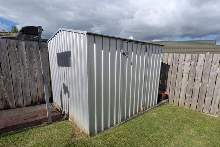 Photo of property in 10 Woodview Rise, Botany Downs, Auckland, 2010