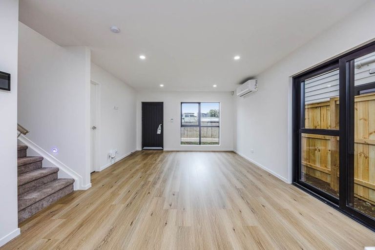 Photo of property in 14b Friesian Drive, Mangere, Auckland, 2022