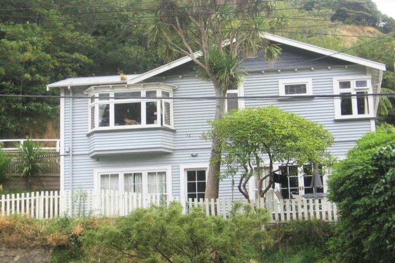Photo of property in 76 Glenmore Street, Northland, Wellington, 6012