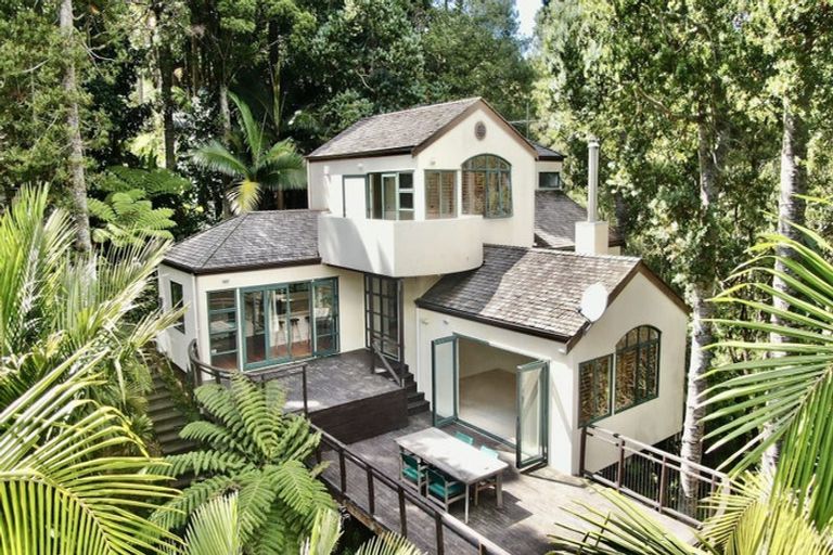 Photo of property in 107 Hadfield Street, Beach Haven, Auckland, 0626