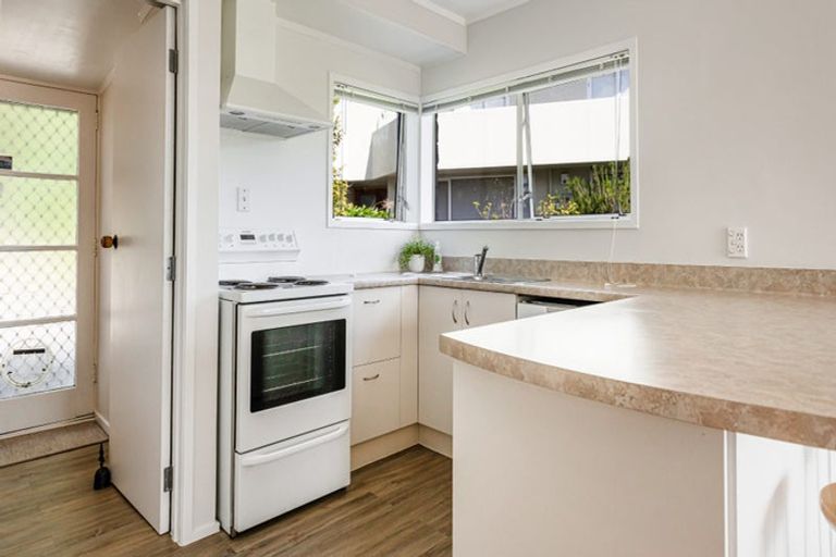 Photo of property in 2/67 Brigantine Drive, Beach Haven, Auckland, 0626