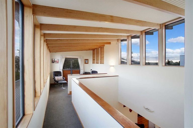 Photo of property in 65 Forrest Hill Road, Milford, Auckland, 0620