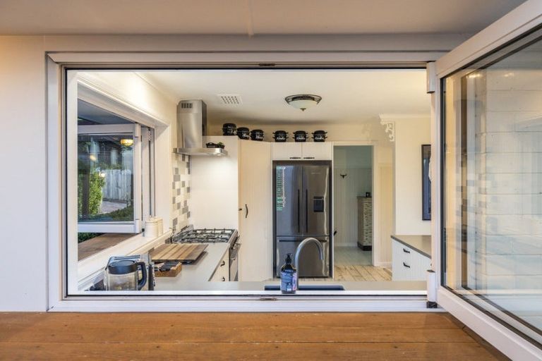 Photo of property in 156 Hinewa Road, Otumoetai, Tauranga, 3110