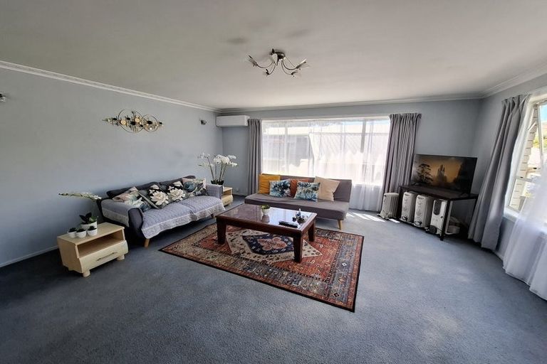 Photo of property in 15 Shaldon Crescent, Blagdon, New Plymouth, 4310