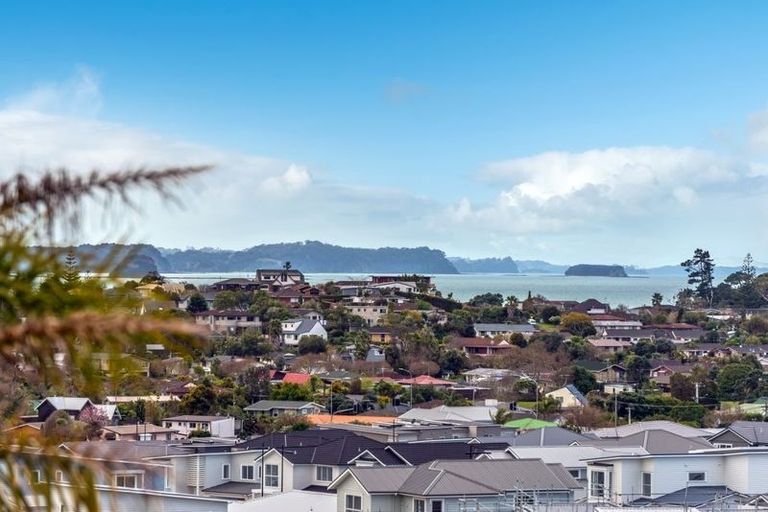 Photo of property in 8/126 Whangaparaoa Road, Red Beach, 0932